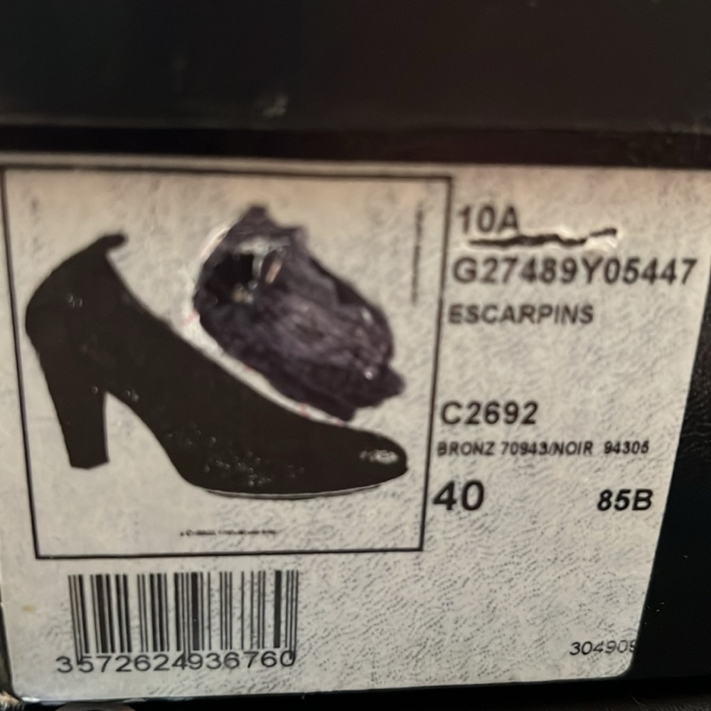 New Chanel shoes with original box - Picture 11 of 12